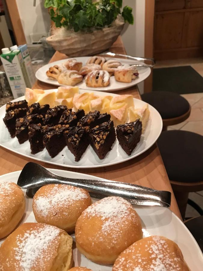 Garni La Dorada Aparthotel Colfosco Bagian luar foto