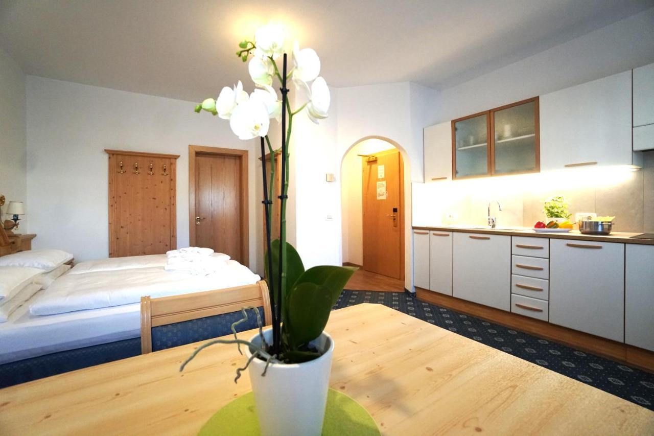 Garni La Dorada Aparthotel Colfosco Bagian luar foto