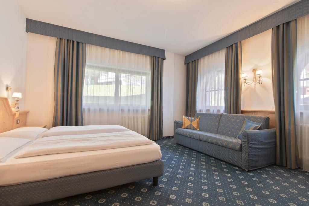 Garni La Dorada Aparthotel Colfosco Bagian luar foto