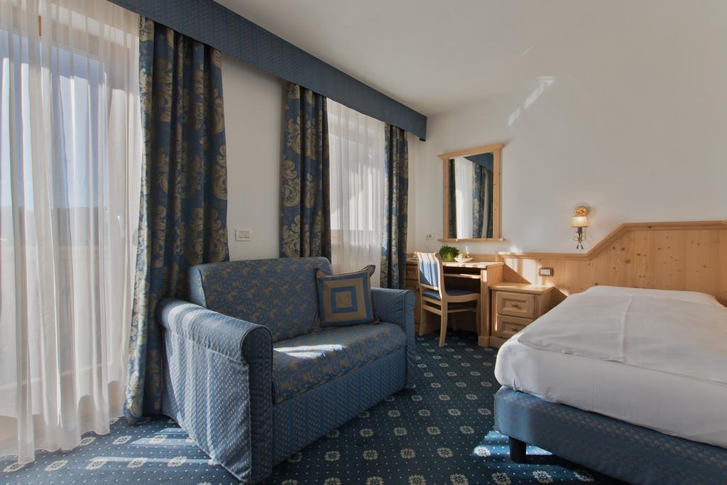 Garni La Dorada Aparthotel Colfosco Bagian luar foto