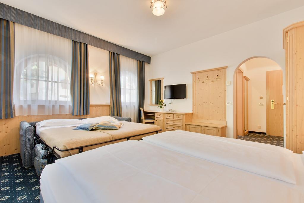 Garni La Dorada Aparthotel Colfosco Bagian luar foto