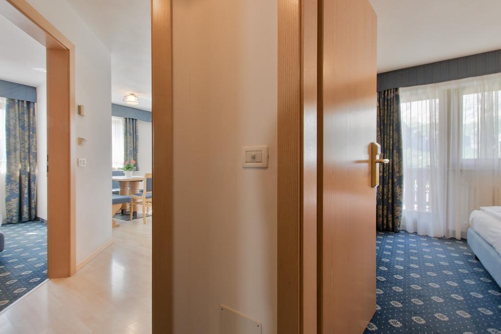 Garni La Dorada Aparthotel Colfosco Bagian luar foto